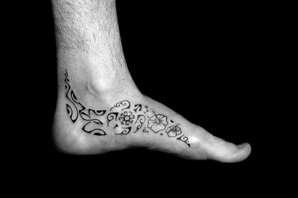 tatouage pied homme