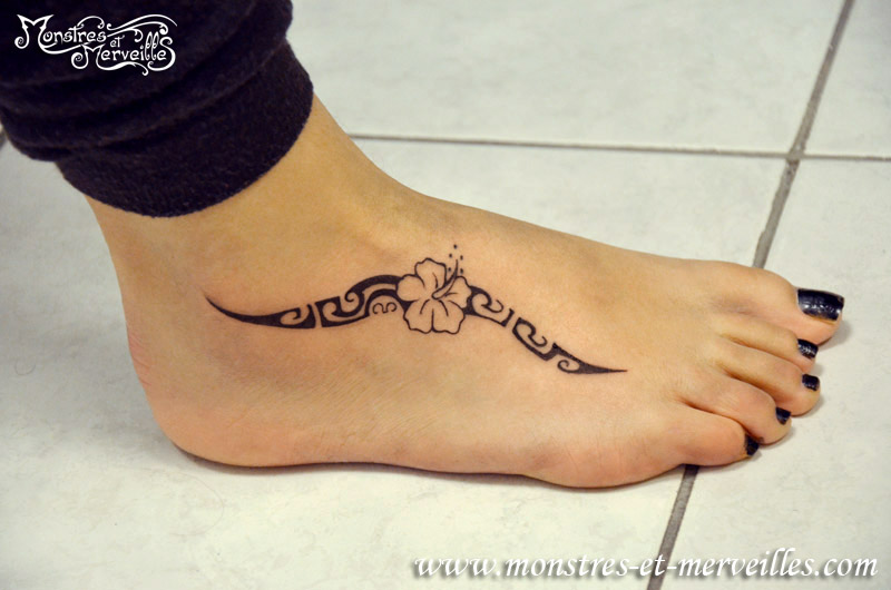 tatouage pieds femme