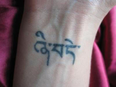 tatouage poignet ecriture