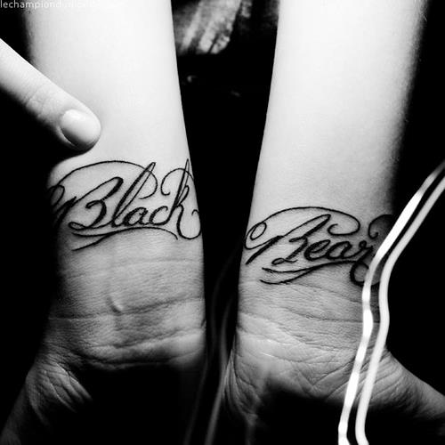 tatouage poignet ecriture