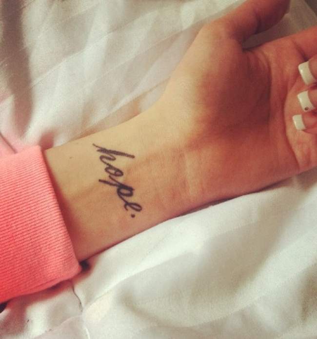 tatouage poignet femme