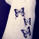 tatouage poignet femme papillon