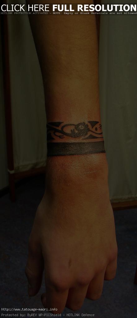 tatouage polynésien bracelet cheville