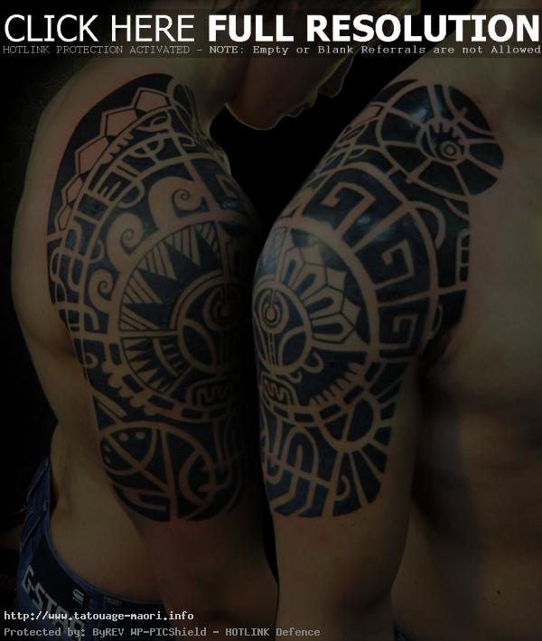 tatouage polynésien bras épaule
