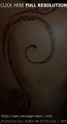 tatouage polynésien femme discret