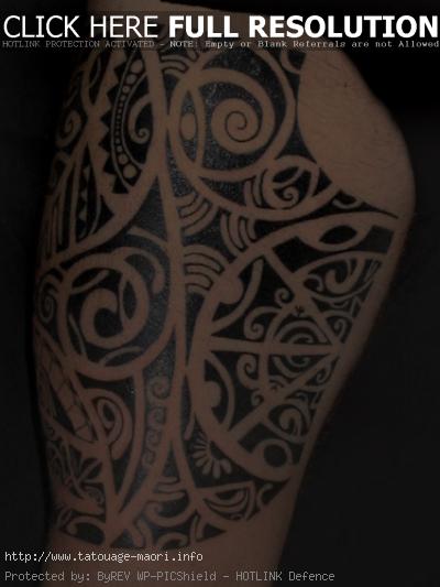 tatouage polynésien jambe homme