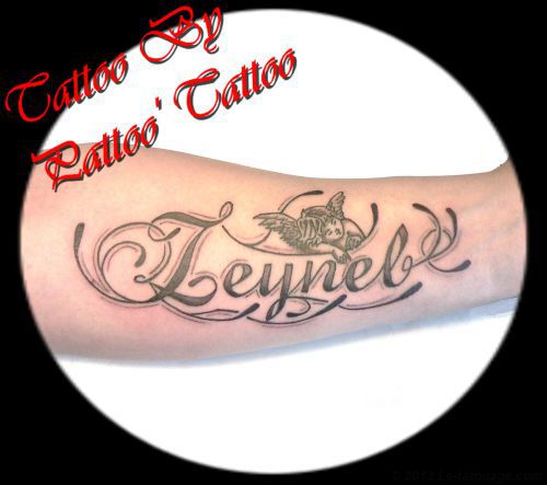 tatouage prenom avec un ange
