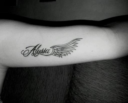 tatouage prenom avec un ange