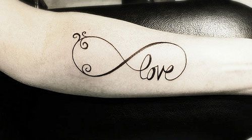 tatouage signe infini original
