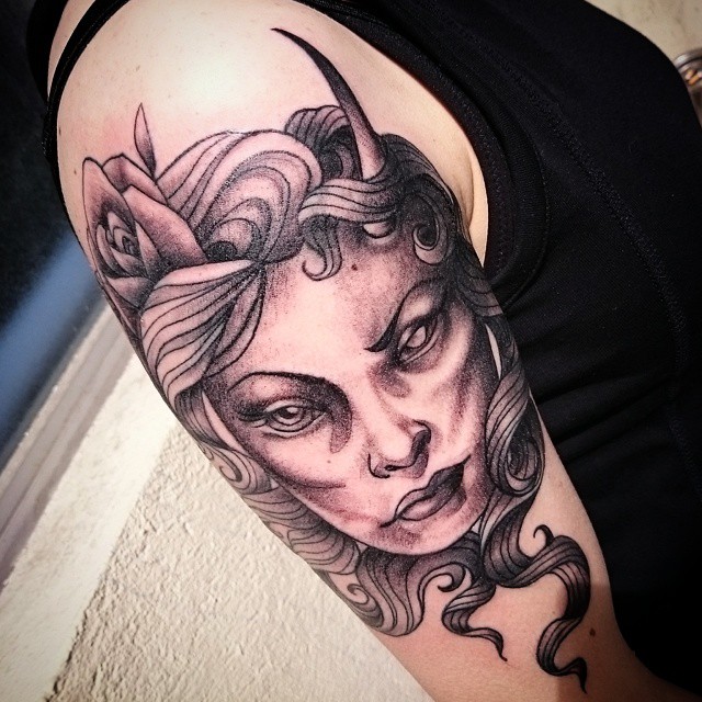 tatouage tête ange