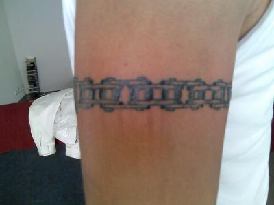 tatouage tour de bras homme