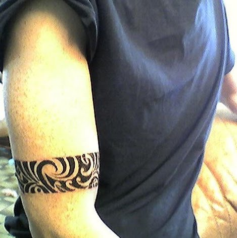 tatouage tour de bras homme tribal