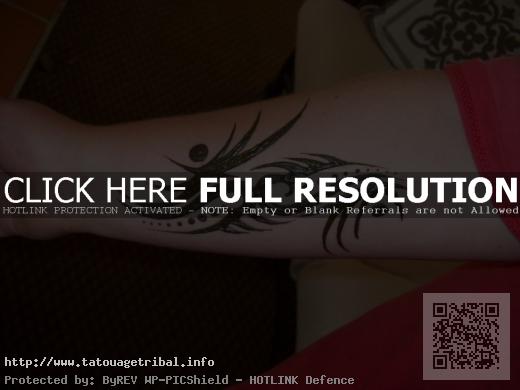 tatouage tribal avant bras femme