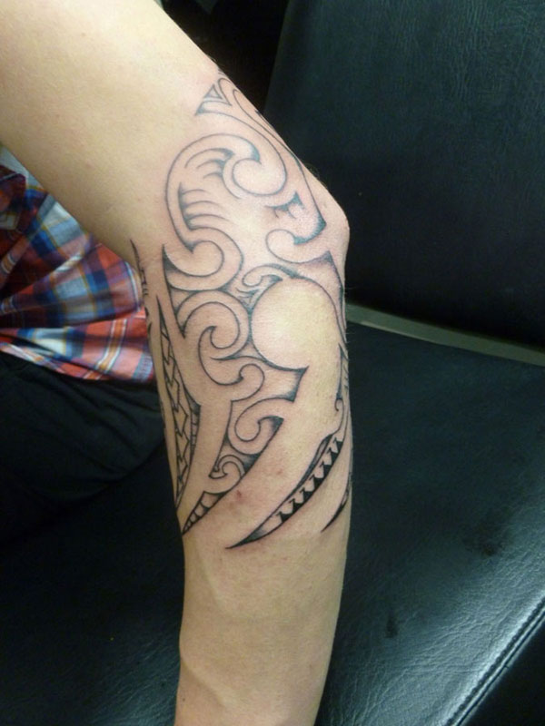 tatouage tribal coude