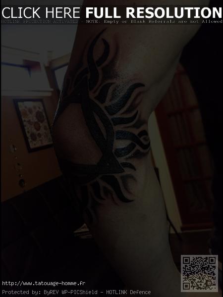 tatouage tribal coude