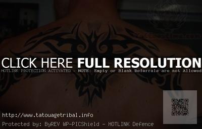 tatouage tribal dans le dos
