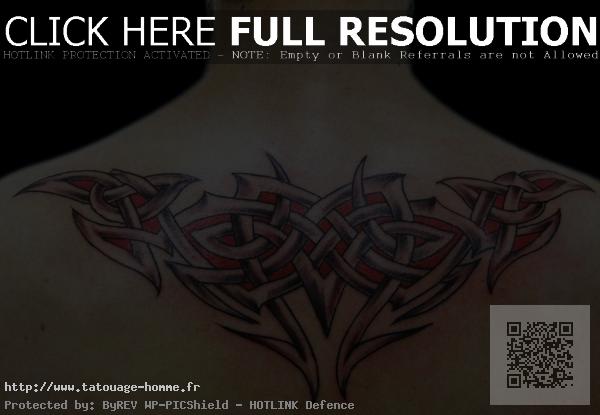 tatouage tribal dos pour homme