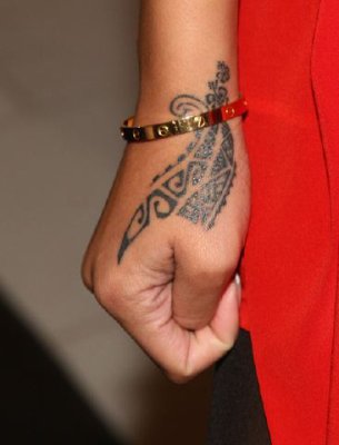 tatouage tribal force et amour