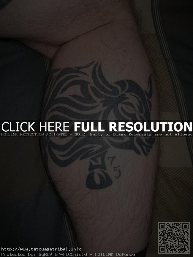 tatouage tribal genoux