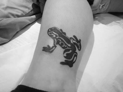 tatouage tribal grenouille