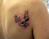 tatouage tribal grenouille