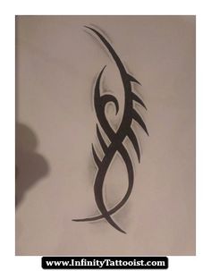 tatouage tribal infini