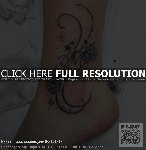 tatouage tribal initiales