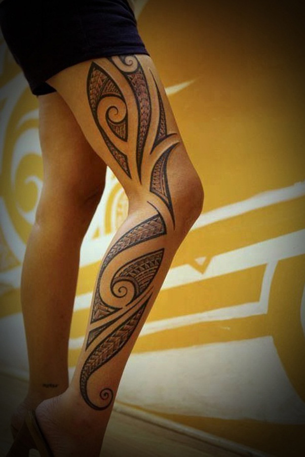 tatouage tribal jambe femme