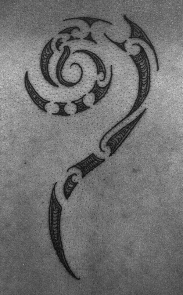 tatouage tribal koru