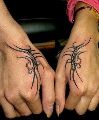 tatouage tribal main