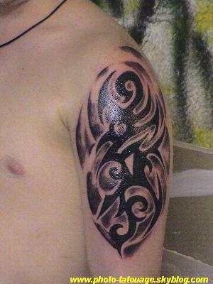 tatouage tribal ombre