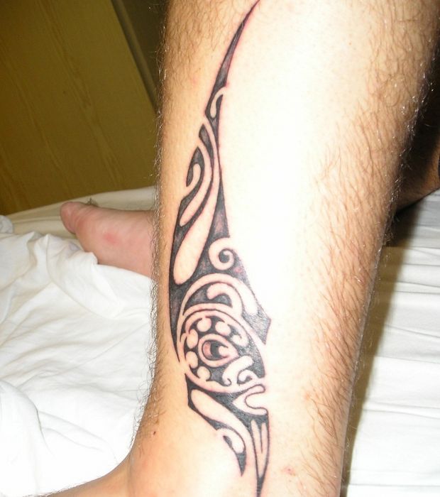 tatouage tribal pour mollet