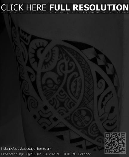 tatouage tribal tour de cuisse homme