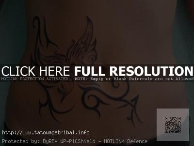 tatouage tribal ventre femme