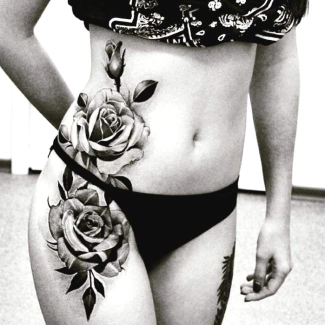 tatouage ventre et cuisse