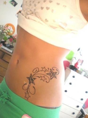 tatouage ventre femme