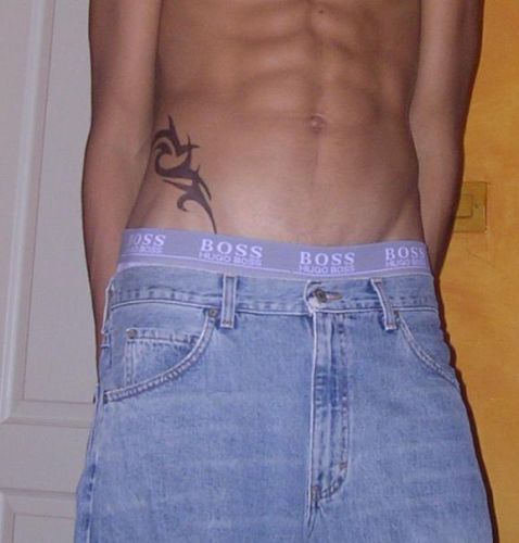 tatouage ventre naruto