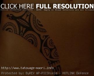 tatouage ventre polynésien