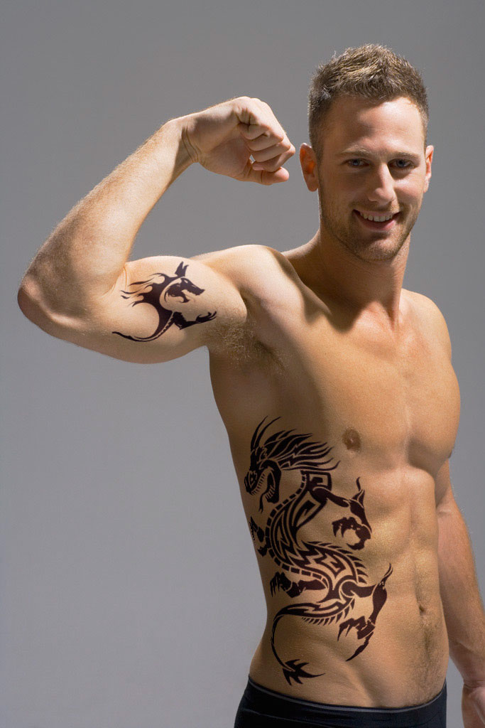 tatouage ventre pour homme