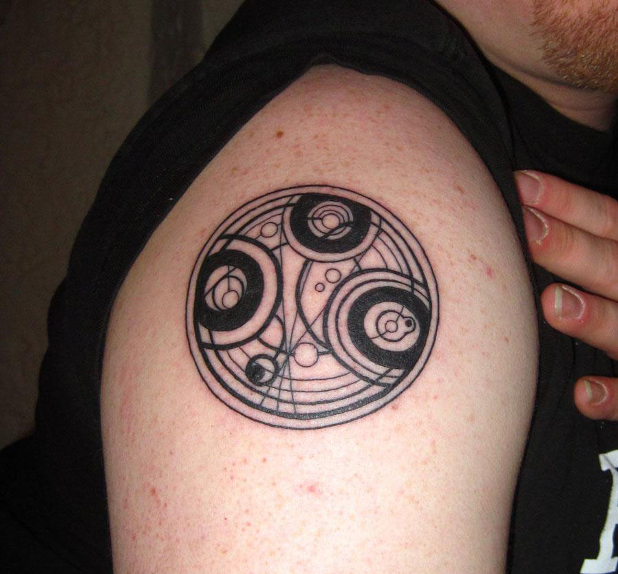 tatouage ventre rond