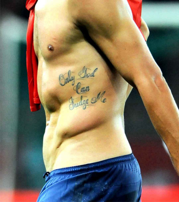 tatouage ventre zlatan