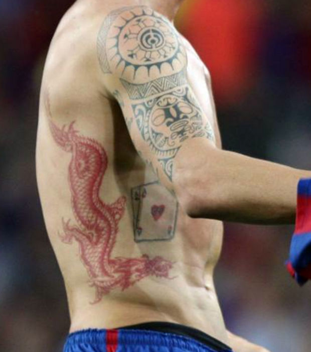 tatouage ventre zlatan