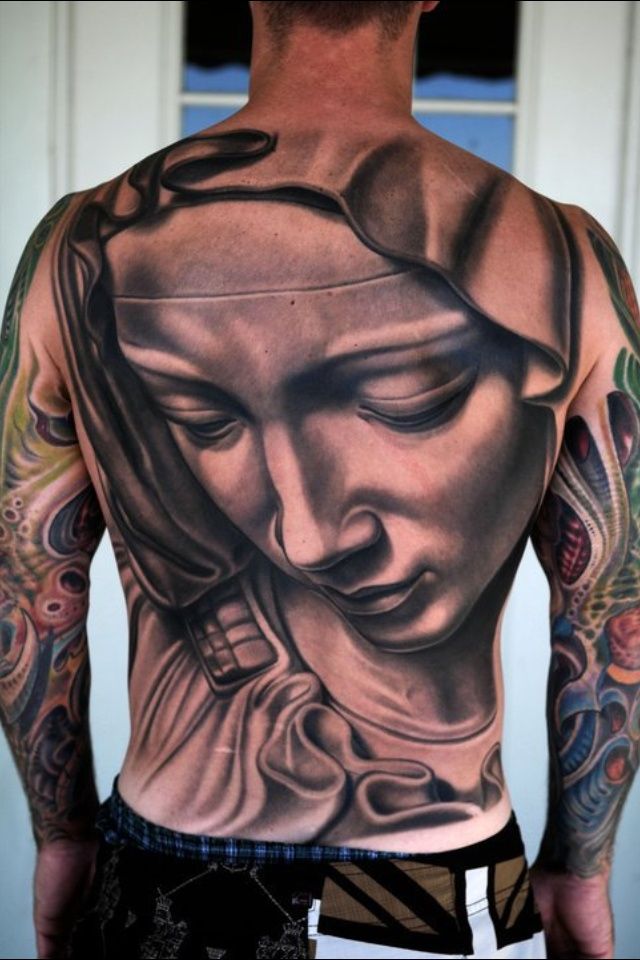 tatouage vierge marie avant bras