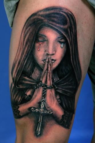 tatouage vierge marie avant bras
