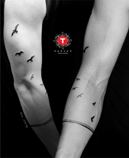 tattoo hirondelle bras