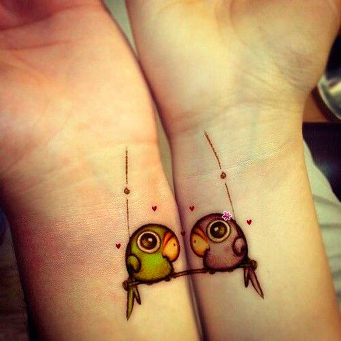 tattoo oiseau inseparable