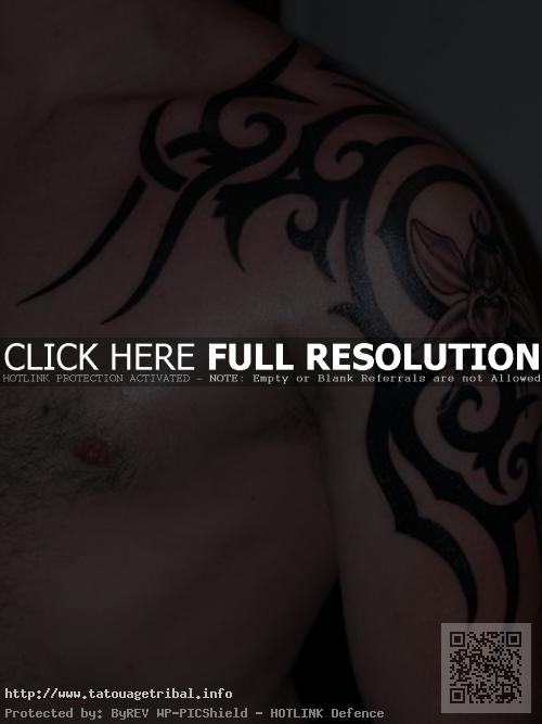 tattoo tribal épaule bras homme